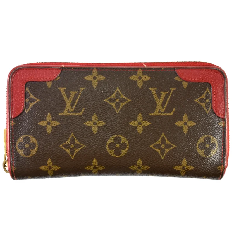 Louis Vuitton Twist bags with a contrast - colored interior for visual interestLOUIS VUITTON Zippy wallet