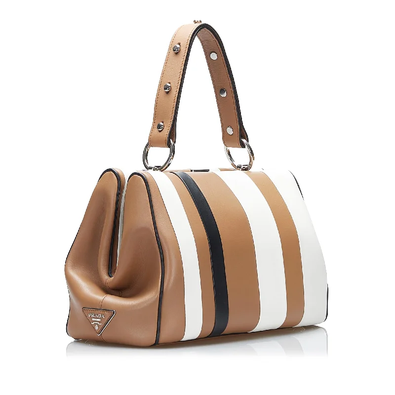 Prada Cleo bags with a contrast - colored interior for visual interestPrada Baiadera Frame Bag ItDf0o