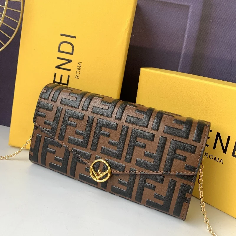 Ladies Goyard Saint Louis tote bags with a hand - carved leather detail for a unique and artisanal touchEN   Designer bags by Fendi 168