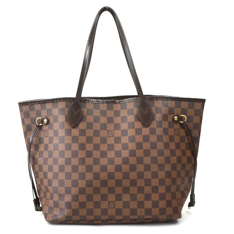 Ladies Louis Vuitton Petite Malle bags in a pastel color for a soft lookLOUIS VUITTON Neverfull MM Tote