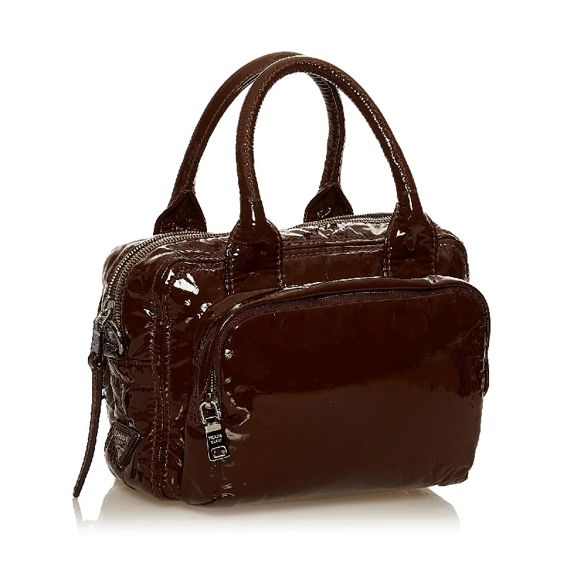 Ladies Prada Galleria bags with gold - toned hardware for a luxurious touchPrada Patent Leather Satchel (SHG-37314)