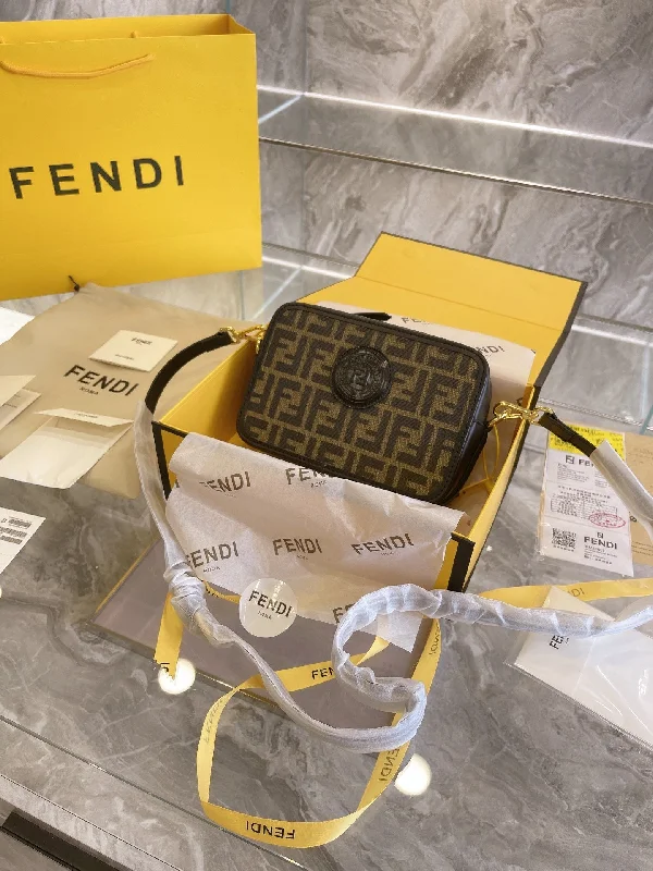 Goyard tote bags with a self - cleaning interior lining for easy maintenanceEN   Designer bags by Fendi 223