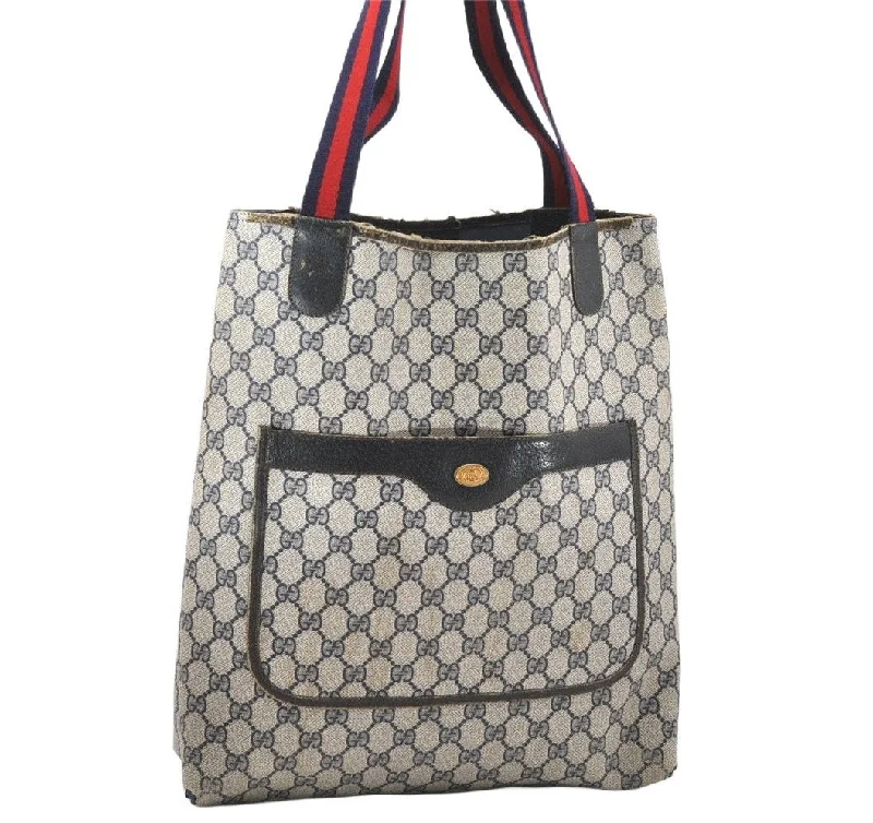 Ladies Gucci shoulder bags with a tassel decorationLadies Gucci shoulder bags with a tassel decorationAuthentic GUCCI Sherry Line Shoulder Tote Bag GG PVC Leather Navy Blue 7150K