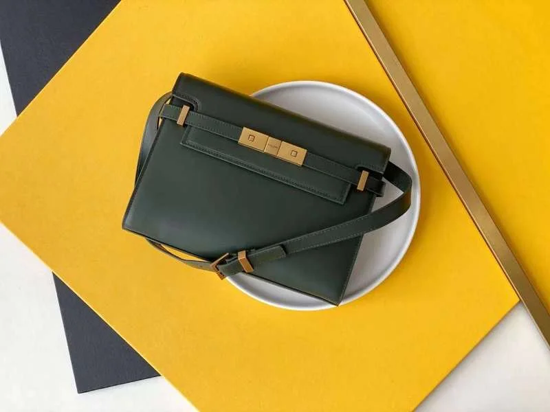 Yves Saint Laurent bags for a chic, modern styleYves Saint Laurent - Bags