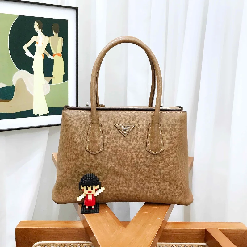 Ladies Prada shoulder bags with a single - handle design for simplicityPrada Saffiano Brown Tote Bag Medium