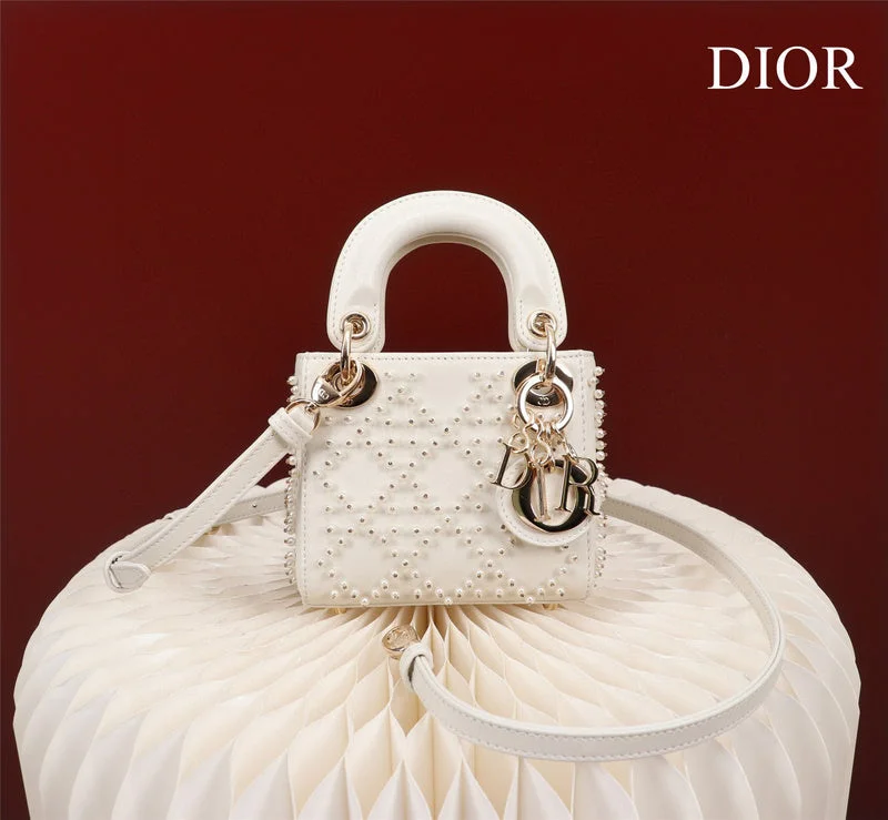 Luxury Christian Dior crossbody bags with a chain - link strapChristian Dior  Bags - 3871