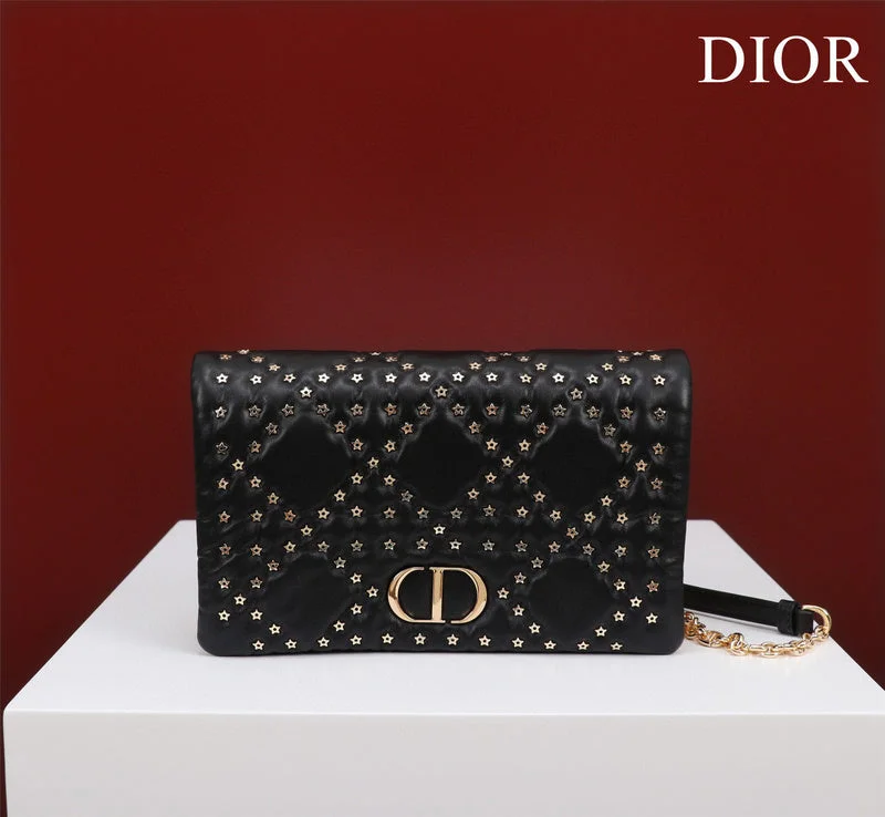 Fashion - forward Christian Dior tote bags for the modern womanChristian Dior  Bags - 3877