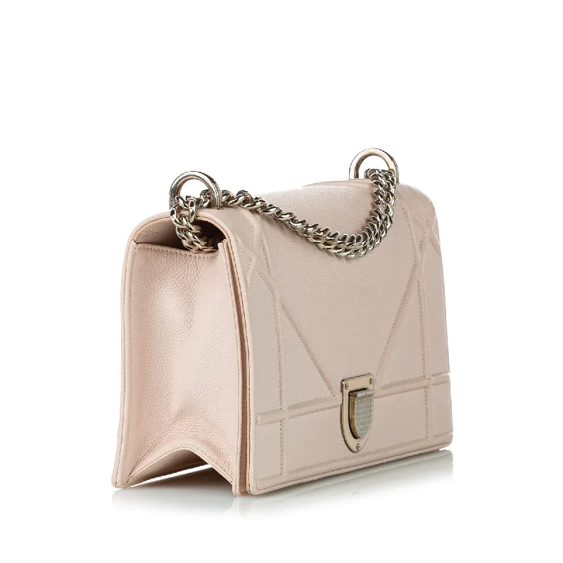 Luxury Christian Dior crossbody bags with a chain - link strapDior Diorama Leather Crossbody Bag (SHG-30892)