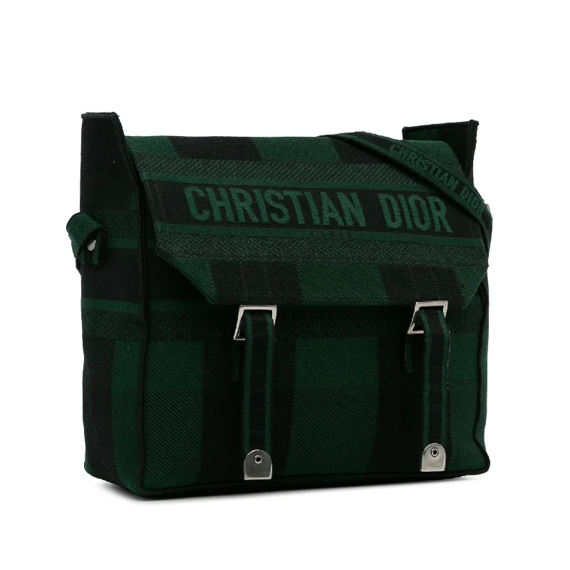 Christian Dior backpacks with a sleek, minimalist silhouetteDior Diorcamp Messenger Bag (dbTMLa)