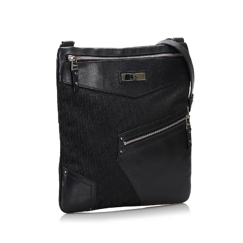 Christian Dior handbags with a snap - button closure and a decorative buckleDior Diorissimo Jean Pocket Crossbody Bag (SHG-xHzXcx)