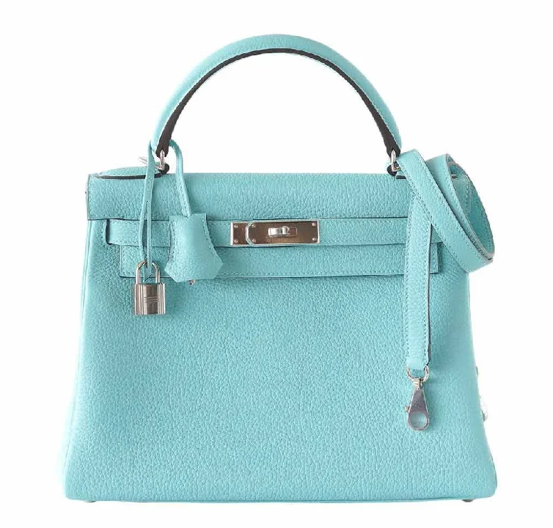 Hermès Kelly Bags in a bold orange for a standout appearanceHermès Kelly 28 Blue Atoll Bag