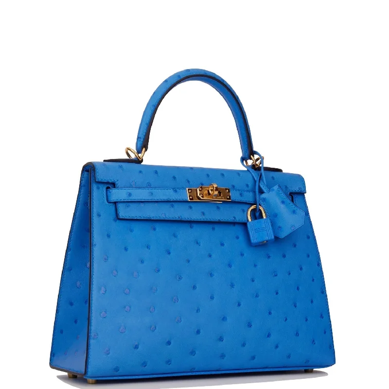 Hermès Kelly Bags with a quilted leather exterior for a luxurious feelHermes Kelly Sellier 25 Bleuet Ostrich Gold Hardware